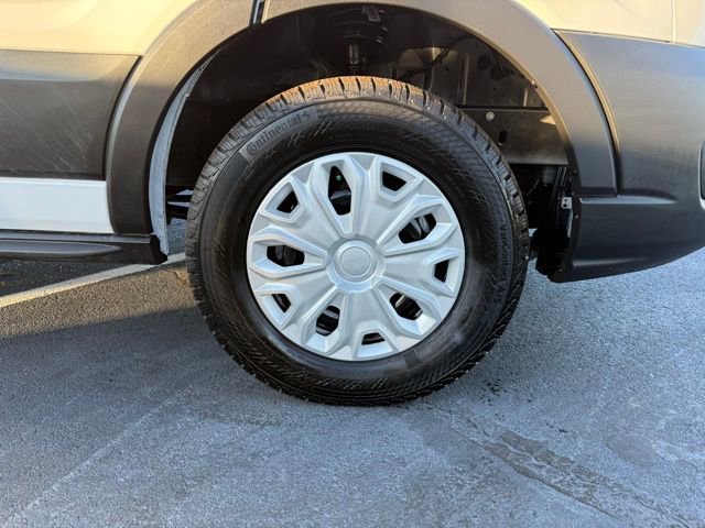 New 2024 Ford E-Transit Low Roof image 32