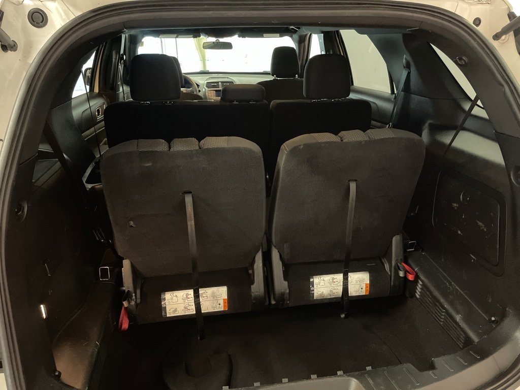 Used 2019 Ford Explorer XLT image 12