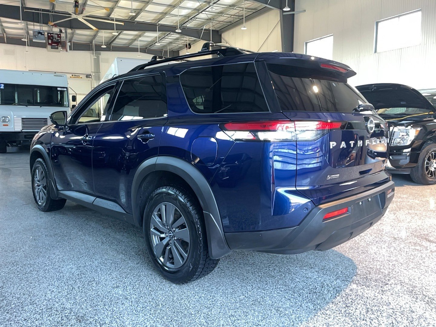 Used 2023 Nissan Pathfinder SV AWD/4WD image 15