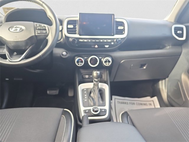 Used 2023 Hyundai Venue Limited image 11