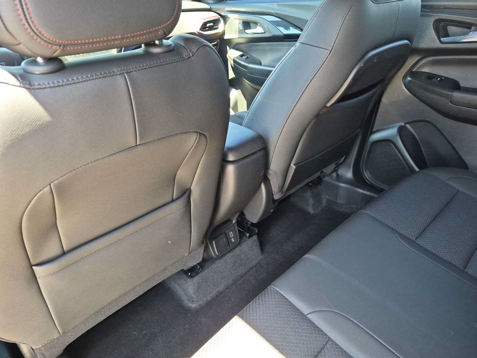 Used 2021 Chevrolet TrailBlazer RS w/ Technology Package FWD image 18
