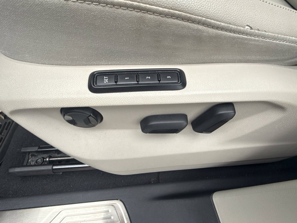 Used 2019 Volkswagen Atlas SEL FWD image 23