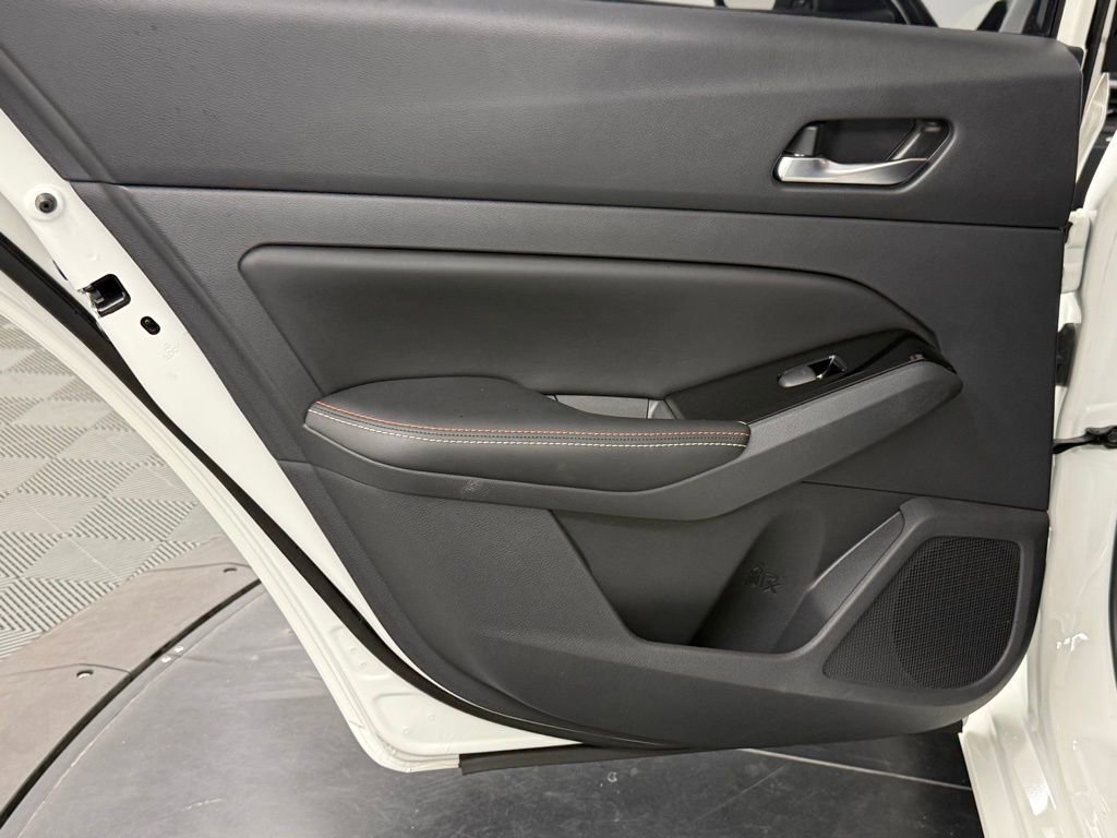 Used 2023 Nissan Altima 2.0 SR image 34