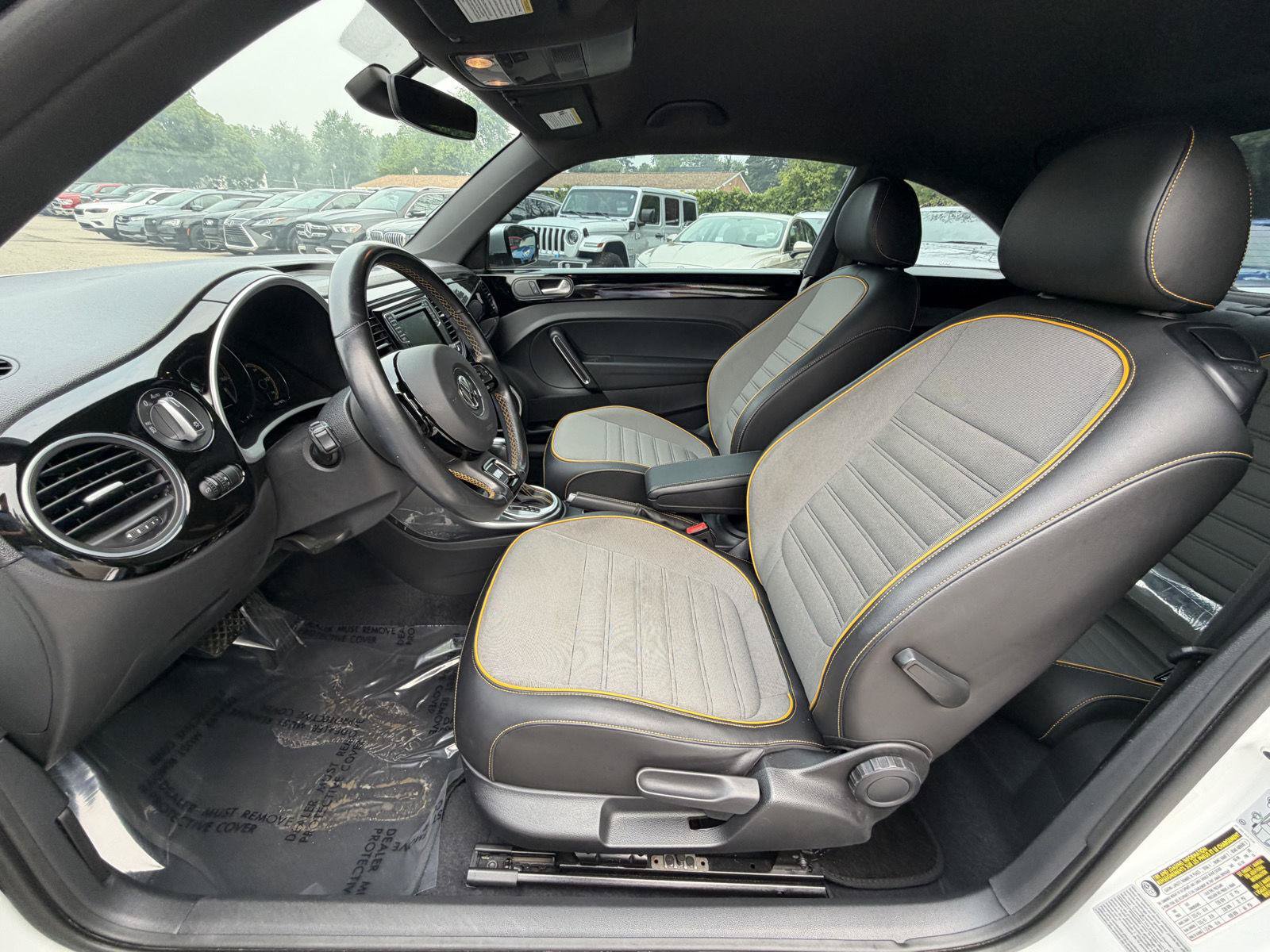 Used 2017 Volkswagen Beetle 1.8T Dune FWD image 14