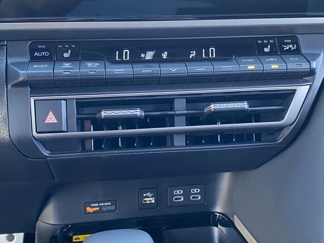 Used 2025 Toyota Camry XSE FWD image 24