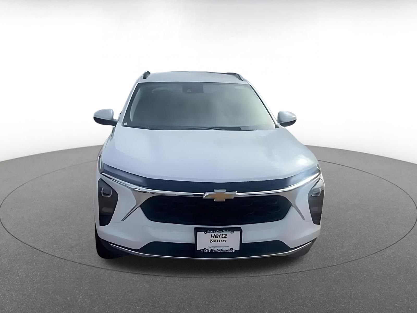 Used 2025 Chevrolet Trax LT w/ LT Convenience Package FWD image 4