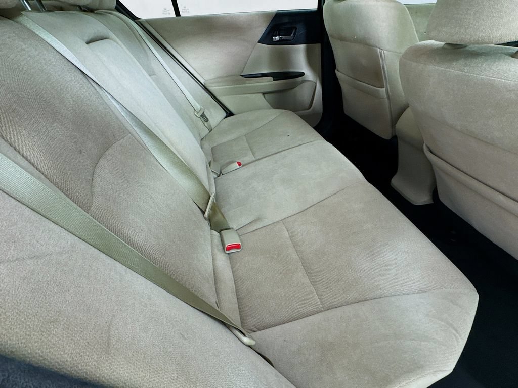 Used 2013 Honda Accord LX image 29