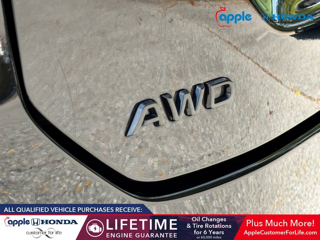 Used 2025 Honda Pilot Sport image 23