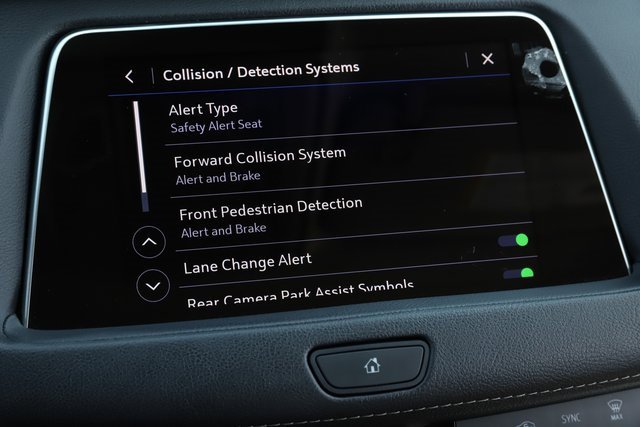 Used 2022 Cadillac XT4 Premium Luxury w/ Safety Alert Package image 28