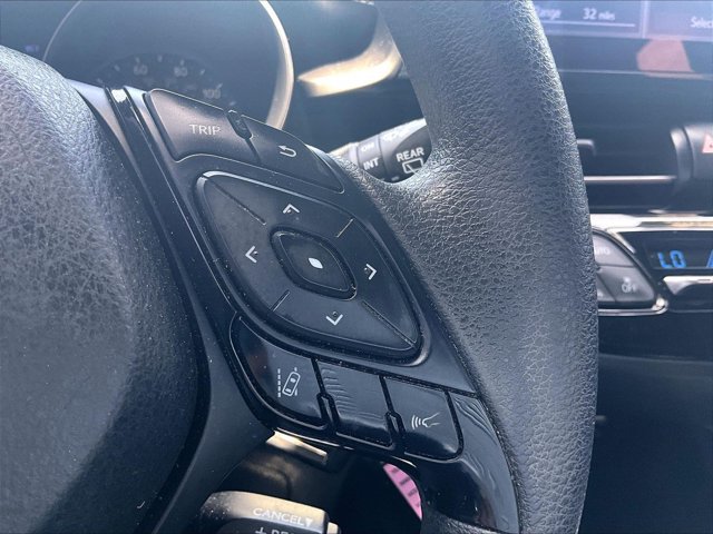 Used 2019 Toyota C-HR LE FWD image 21