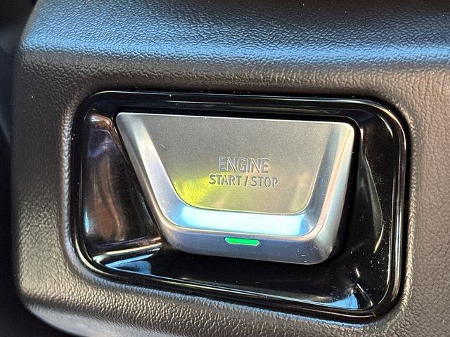Used 2025 GMC Yukon XL Denali w/ Sun & Power Step Package AWD/4WD image 39