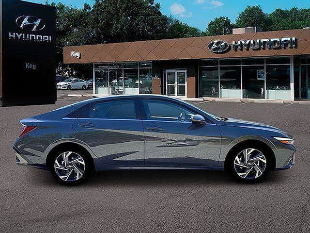 New 2026 Hyundai Elantra Limited FWD image 10