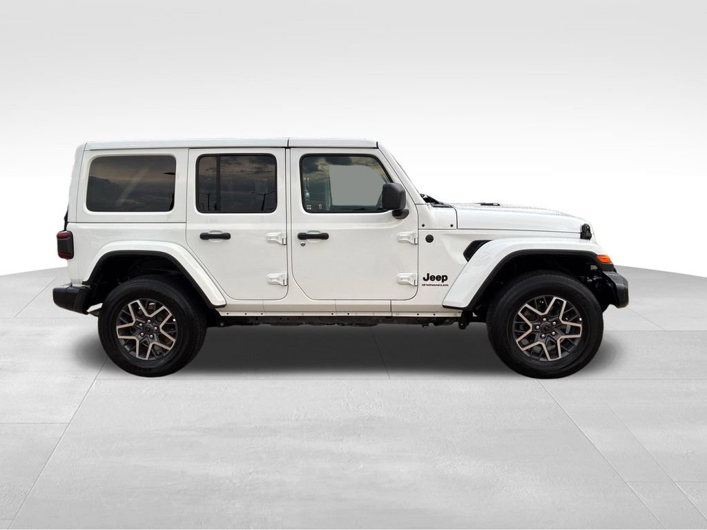 Used 2025 Jeep Wrangler Unlimited Sahara AWD/4WD image 7