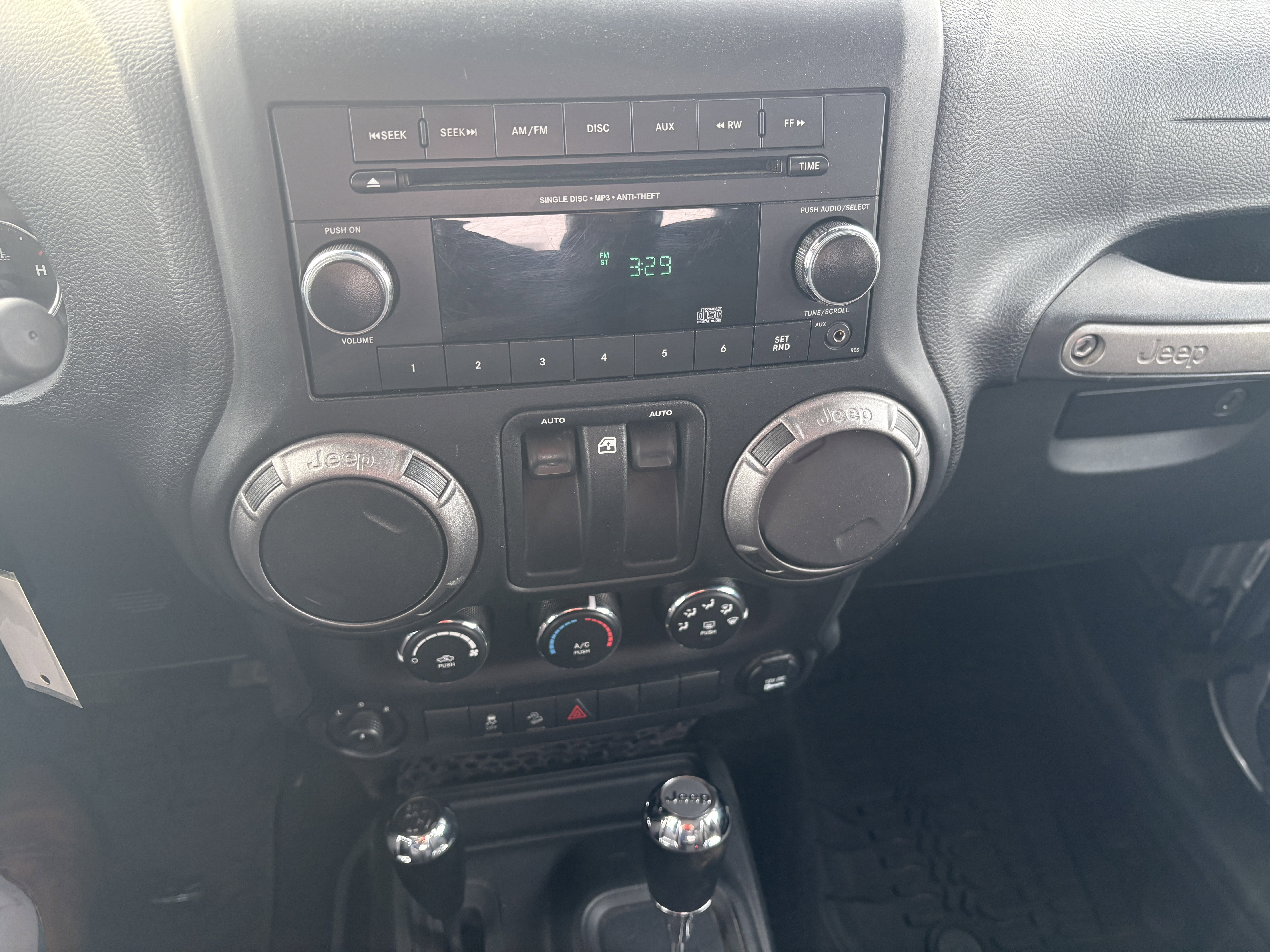 Used 2018 Jeep Wrangler Sport image 31