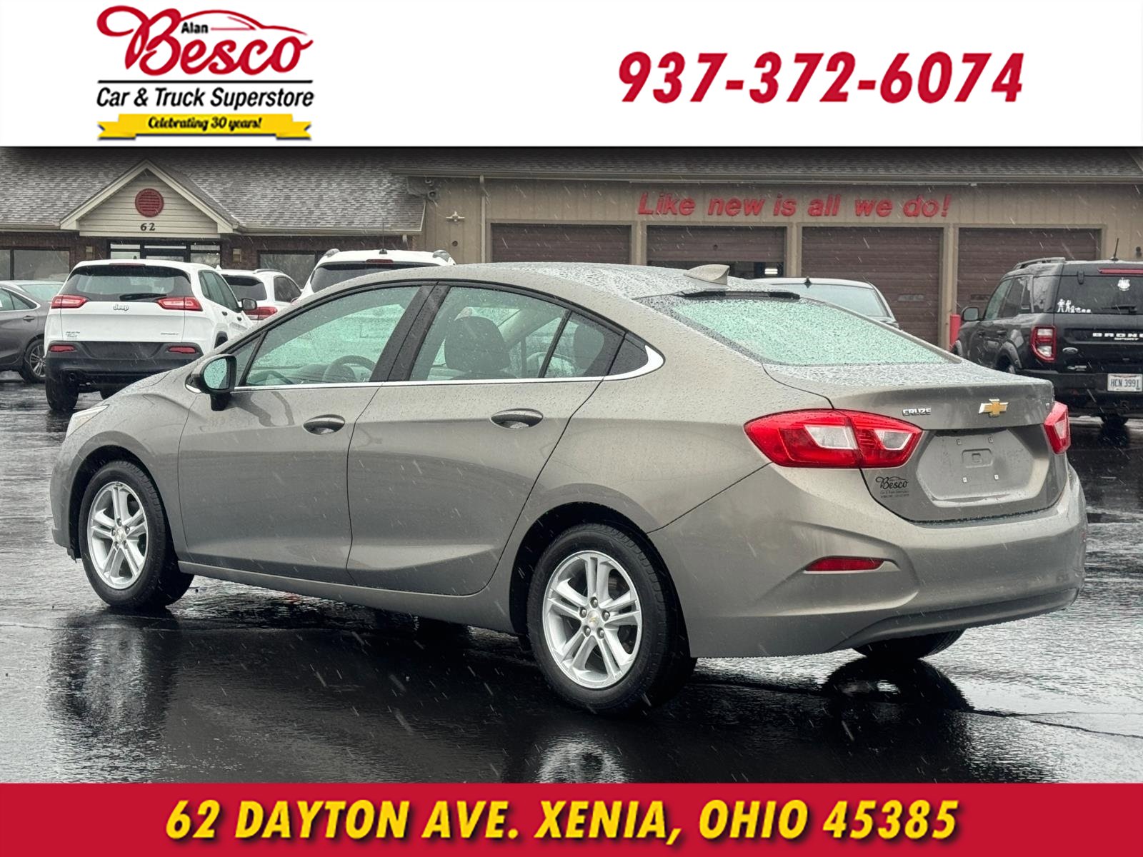 Used 2017 Chevrolet Cruze LT image 6