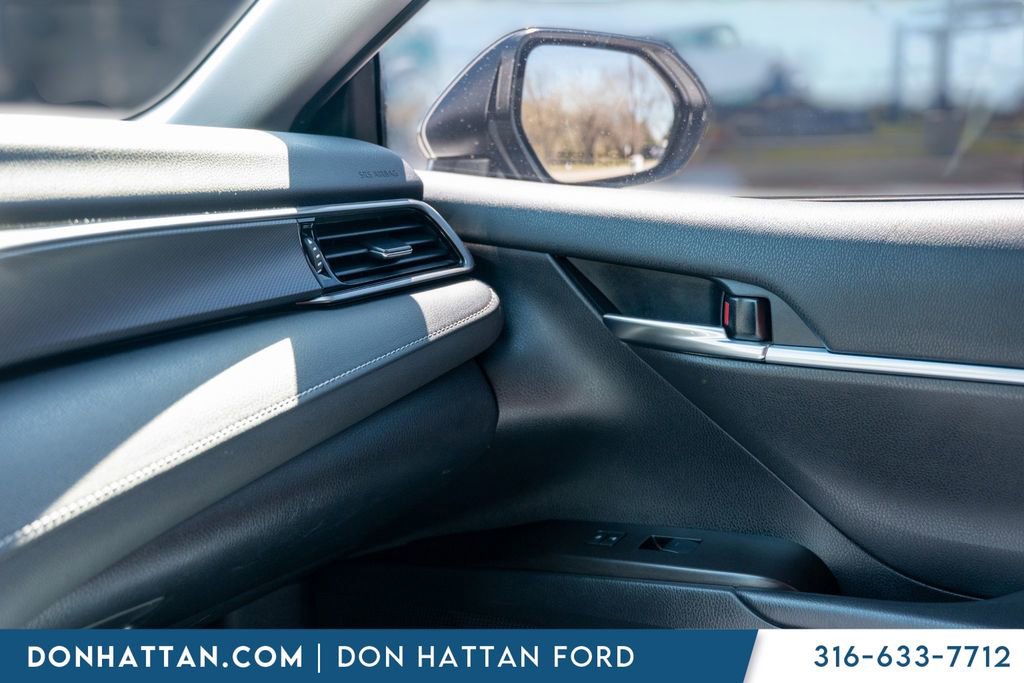Used 2023 Toyota Camry SE image 13