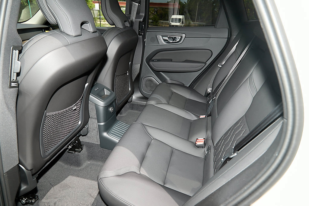 New 2026 Volvo XC60 T8 Plus w/ Climate Package AWD/4WD image 20