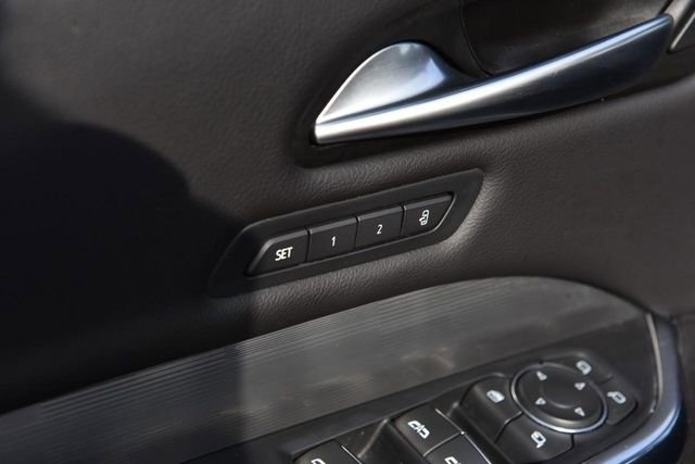 Used 2024 Cadillac XT4 Premium Luxury image 9