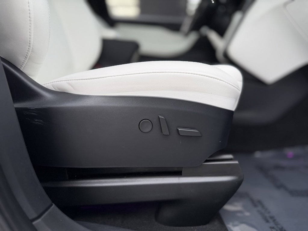 Used 2020 Tesla Model X Long Range image 35