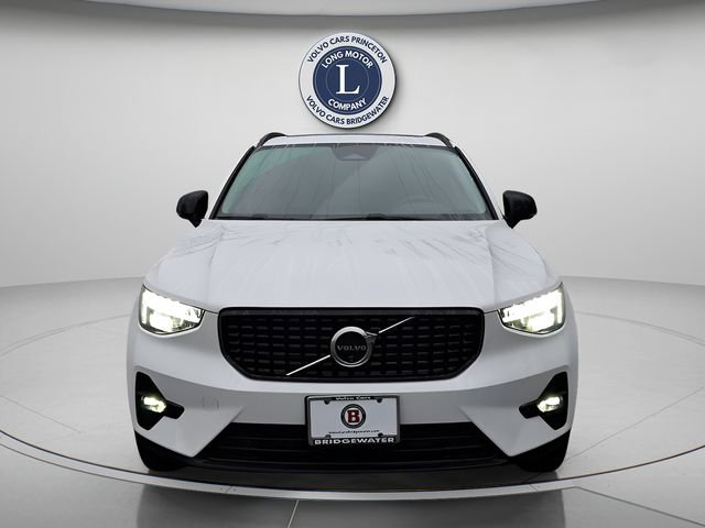 Certified 2026 Volvo XC40 B5 Plus AWD/4WD image 6