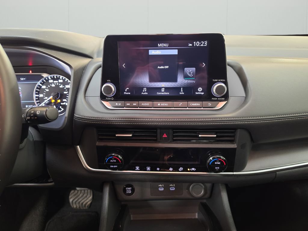 Used 2025 Nissan Rogue SV image 12