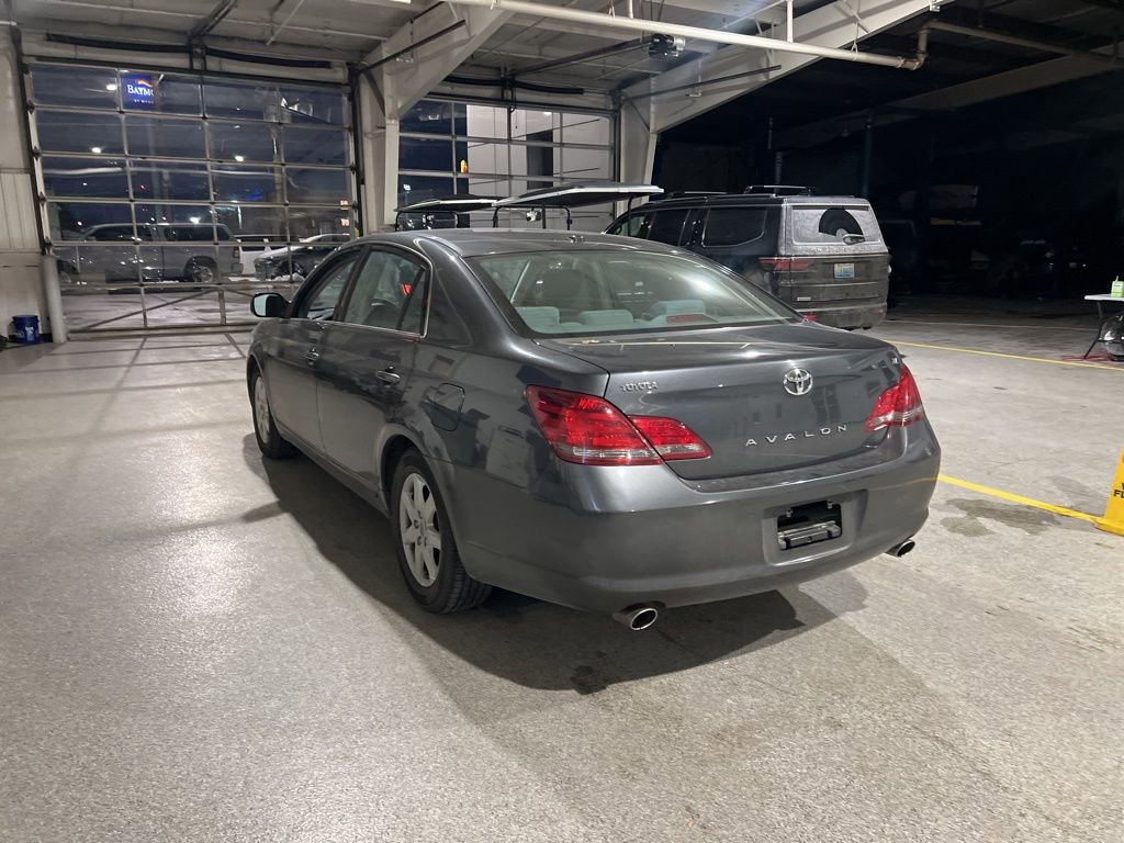 Used 2010 Toyota Avalon XL FWD image 4