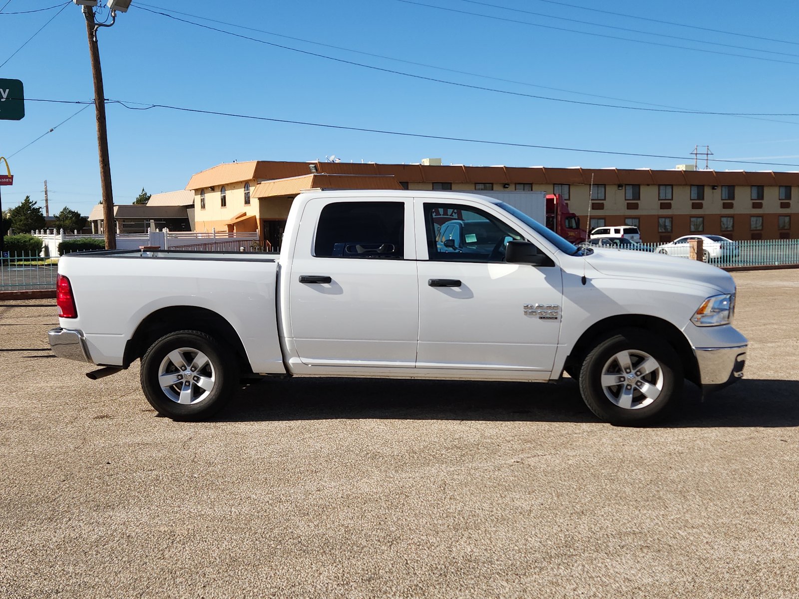 Used 2022 RAM 1500 Classic SLT RWD image 5