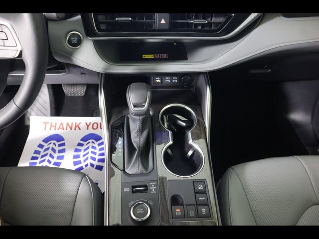 Used 2025 Toyota Highlander Platinum image 27