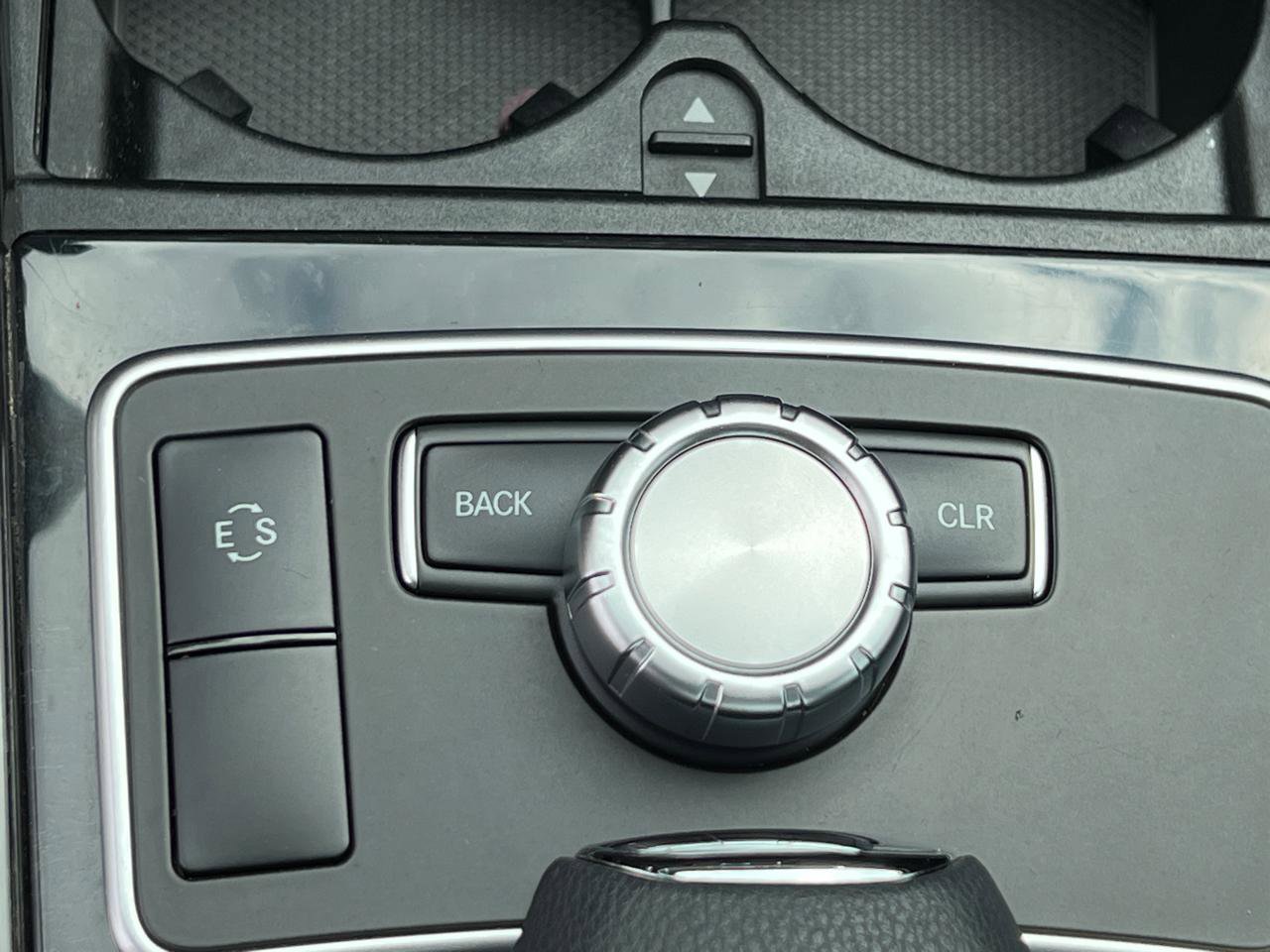 Used 2013 Mercedes-Benz E 350 E350 4MATIC Sedan image 27