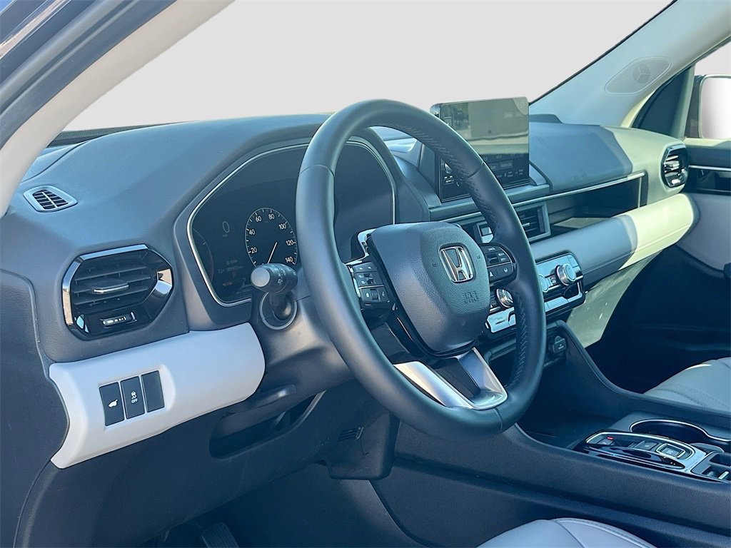 Used 2025 Honda Pilot EX-L image 9