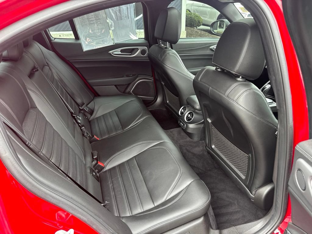 Used 2022 Alfa Romeo Giulia Veloce AWD/4WD image 59