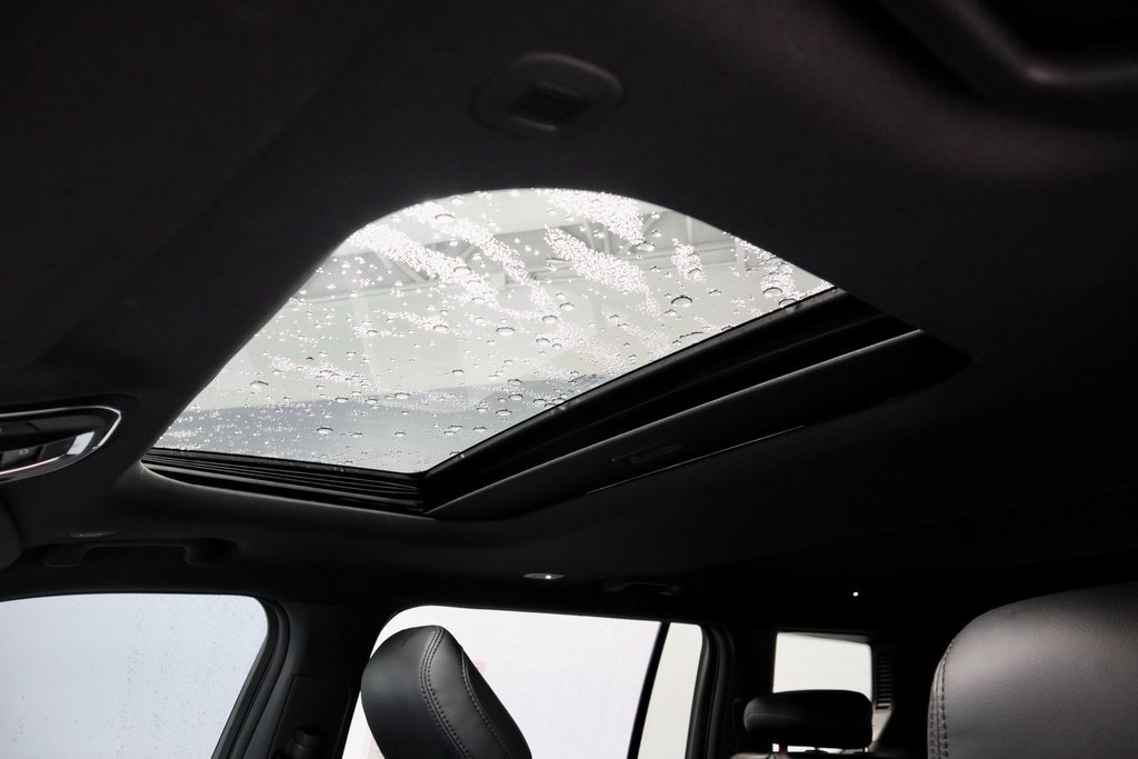 Used 2025 Jeep Grand Cherokee L Laredo w/ Luxury Tech Group I image 25