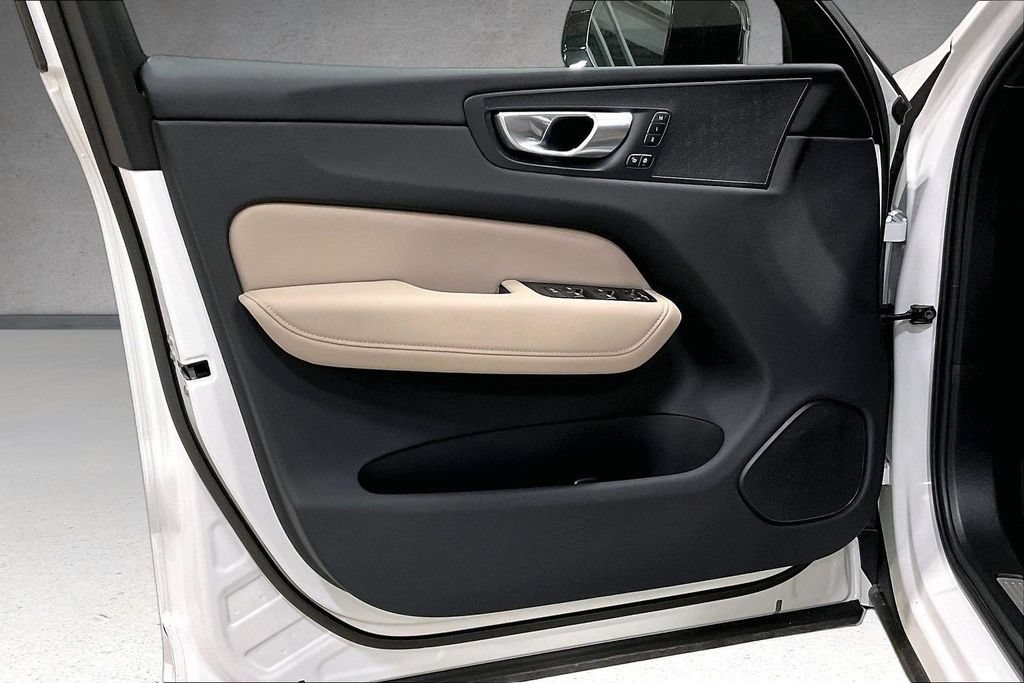Certified 2026 Volvo XC60 B5 Plus w/ Protection Package Premier AWD/4WD image 19
