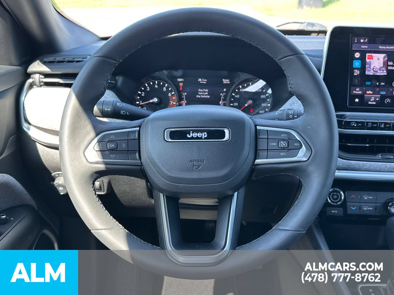 Used 2025 Jeep Compass Latitude AWD/4WD image 28