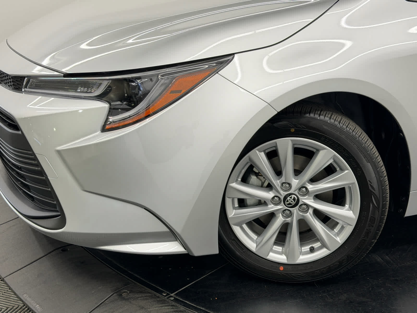 New 2027 Toyota Corolla LE w/ LE Premium Package FWD image 4