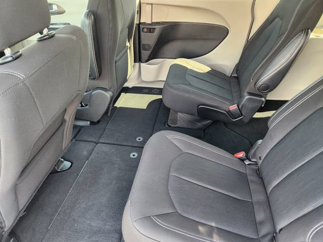 Used 2023 Chrysler Voyager LX FWD image 32