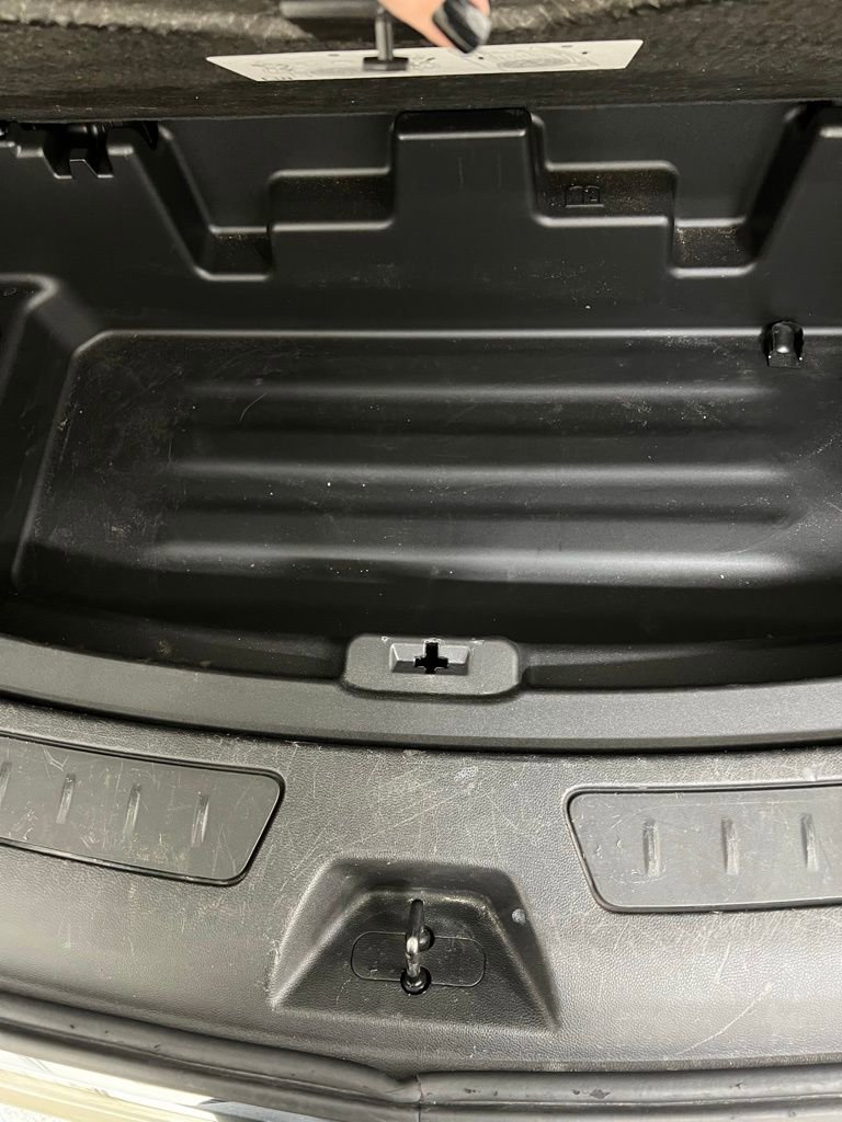 Used 2021 Buick Enclave Essence image 14