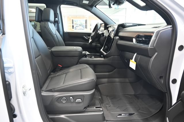 New 2026 GMC Yukon Denali w/ Denali Reserve Package AWD/4WD image 10