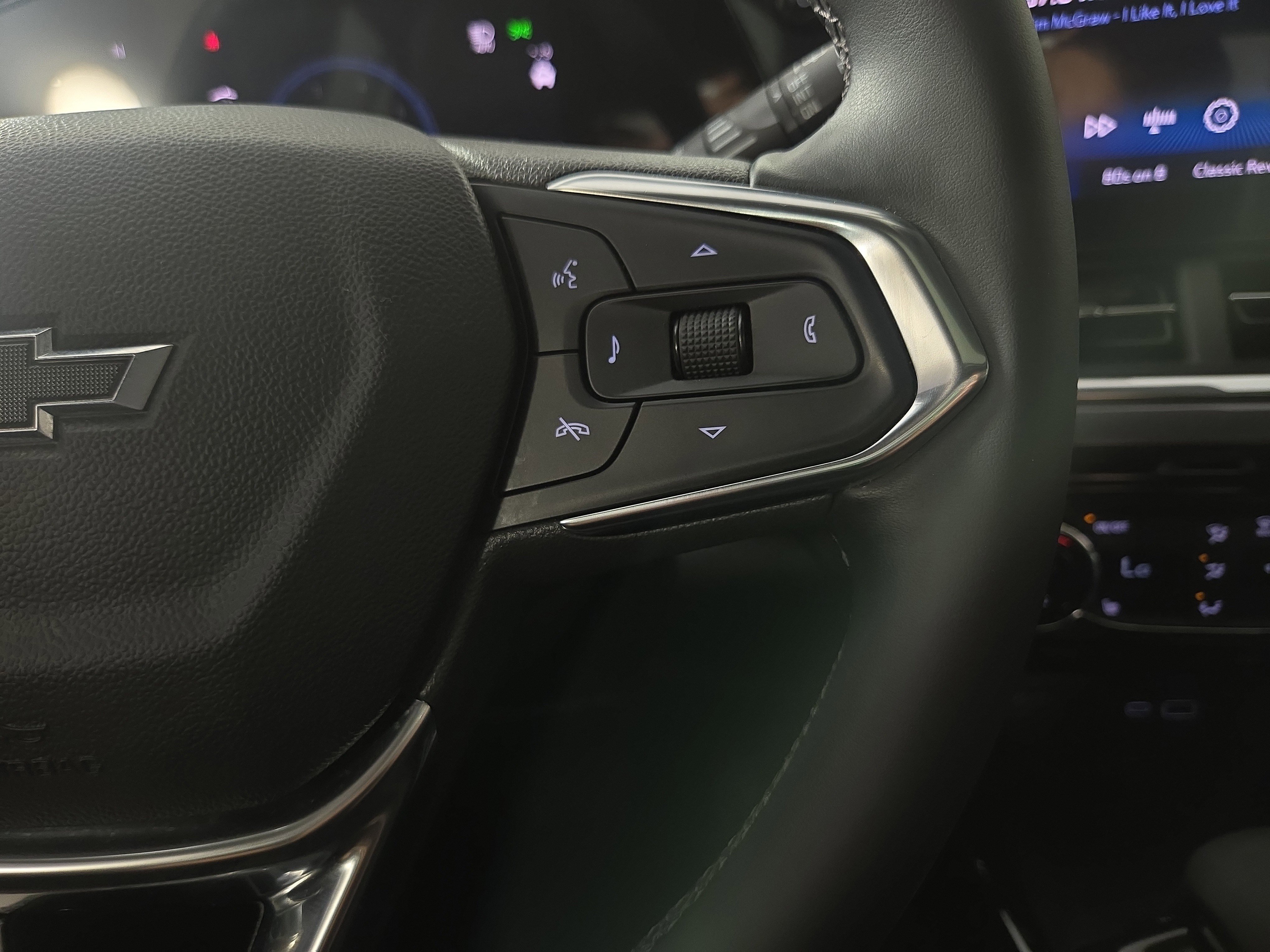 Certified 2024 Chevrolet Trax ACTIV w/ Sunroof Package FWD image 16