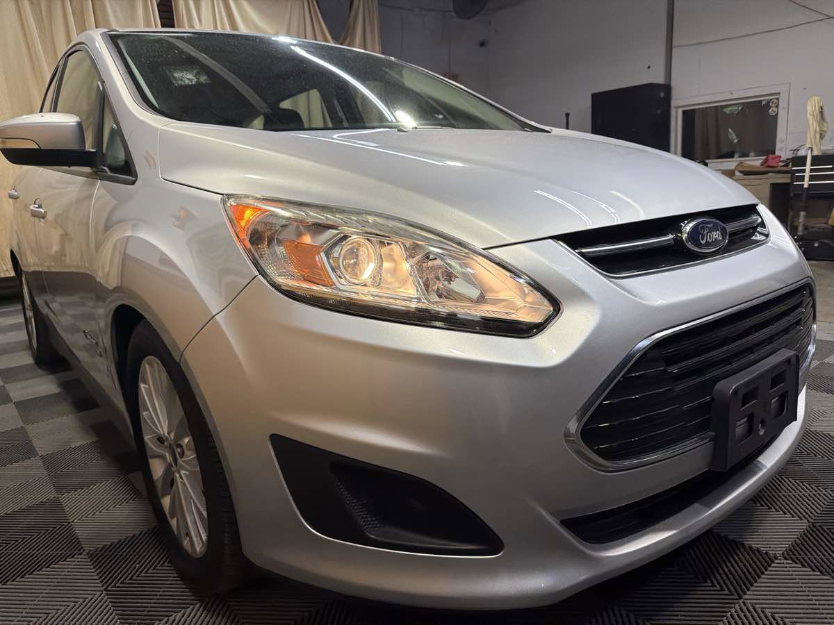 Used 2017 Ford C-MAX Energi SE FWD image 6