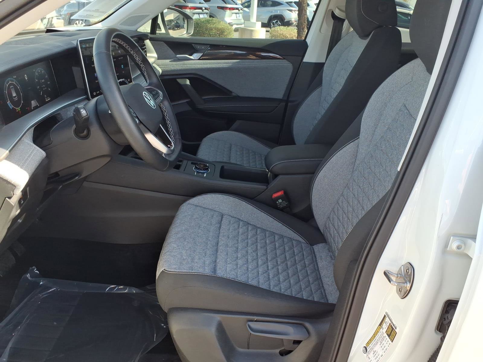 Certified 2025 Volkswagen Tiguan S FWD image 19