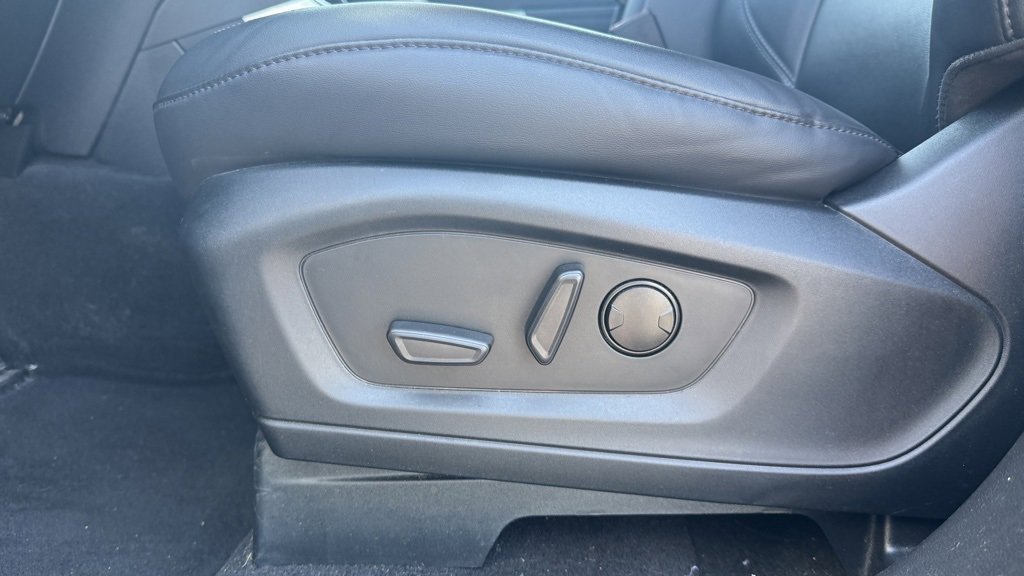 Used 2023 Ford Explorer XLT w/ Equipment Group 202A image 11