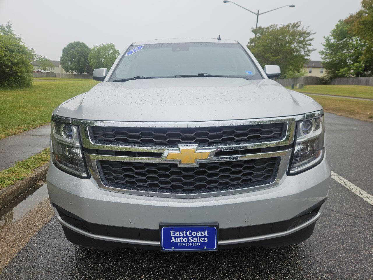 Used 2015 Chevrolet Suburban LT w/ Luxury Package AWD/4WD image 9