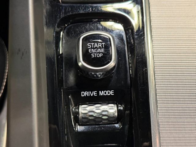 Used 2018 Volvo XC60 T6 R-Design w/ Convenience Package AWD/4WD image 33