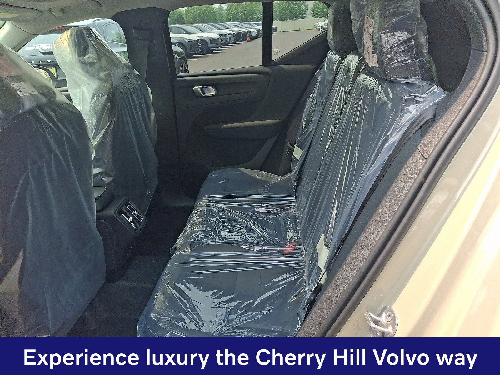 New 2026 Volvo XC40 B5 Ultra w/ Protection Package Premier AWD/4WD image 7