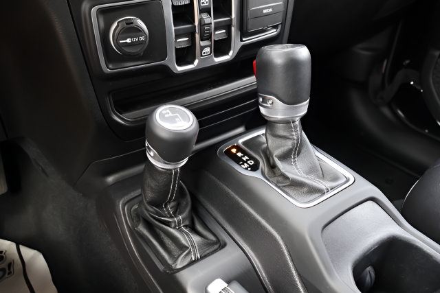 Used 2021 Jeep Wrangler Unlimited Sahara w/ Cold Weather Group AWD/4WD image 21