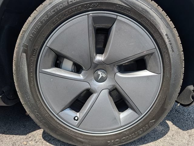 Used 2023 Tesla Model Y Long Range AWD/4WD image 9