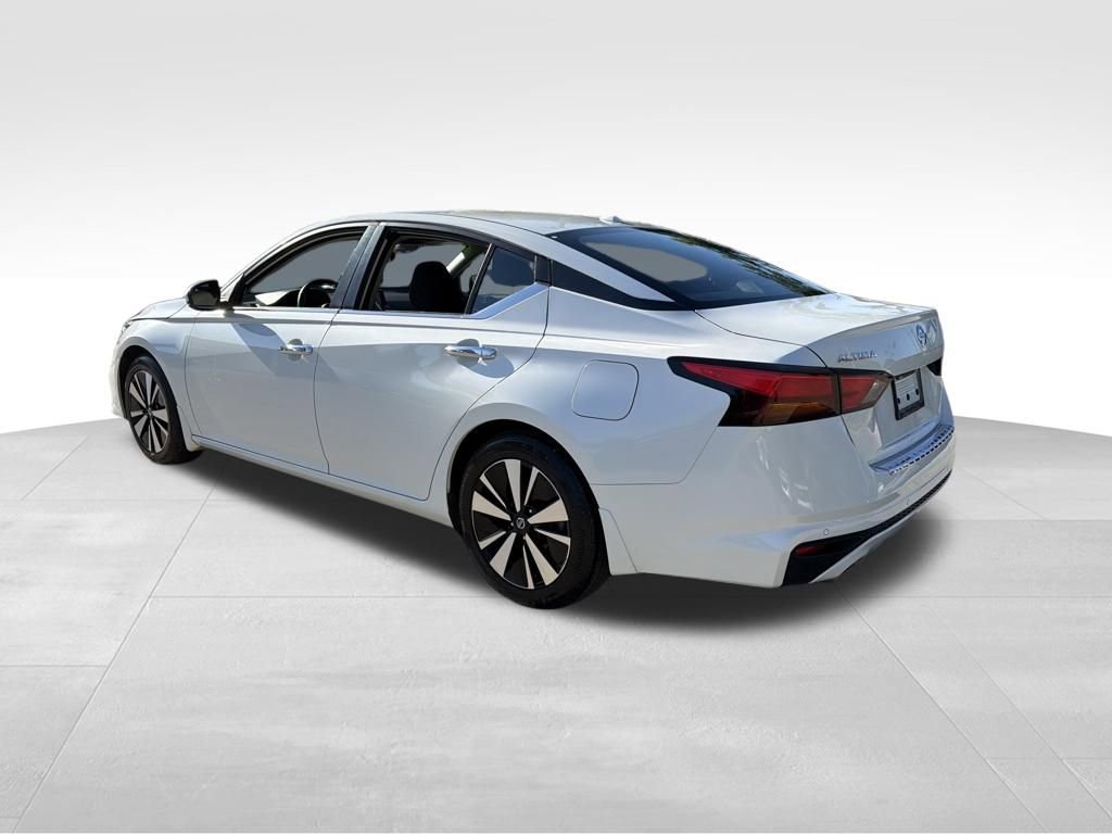 Used 2021 Nissan Altima 2.5 SV w/ SV Premium Package image 5