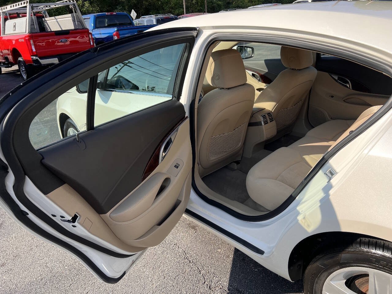 Used 2010 Buick LaCrosse CX FWD image 19