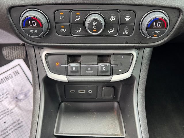 Used 2024 GMC Terrain SLE w/ Driver Convenience Package FWD image 16